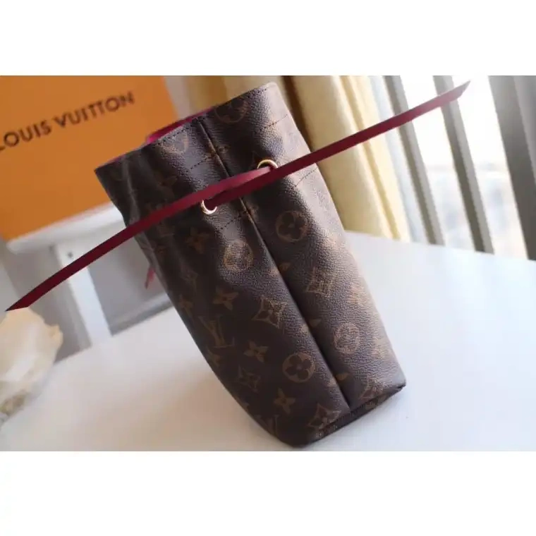 Fashionrepsfam ru 19B570240 LV Bags 0713